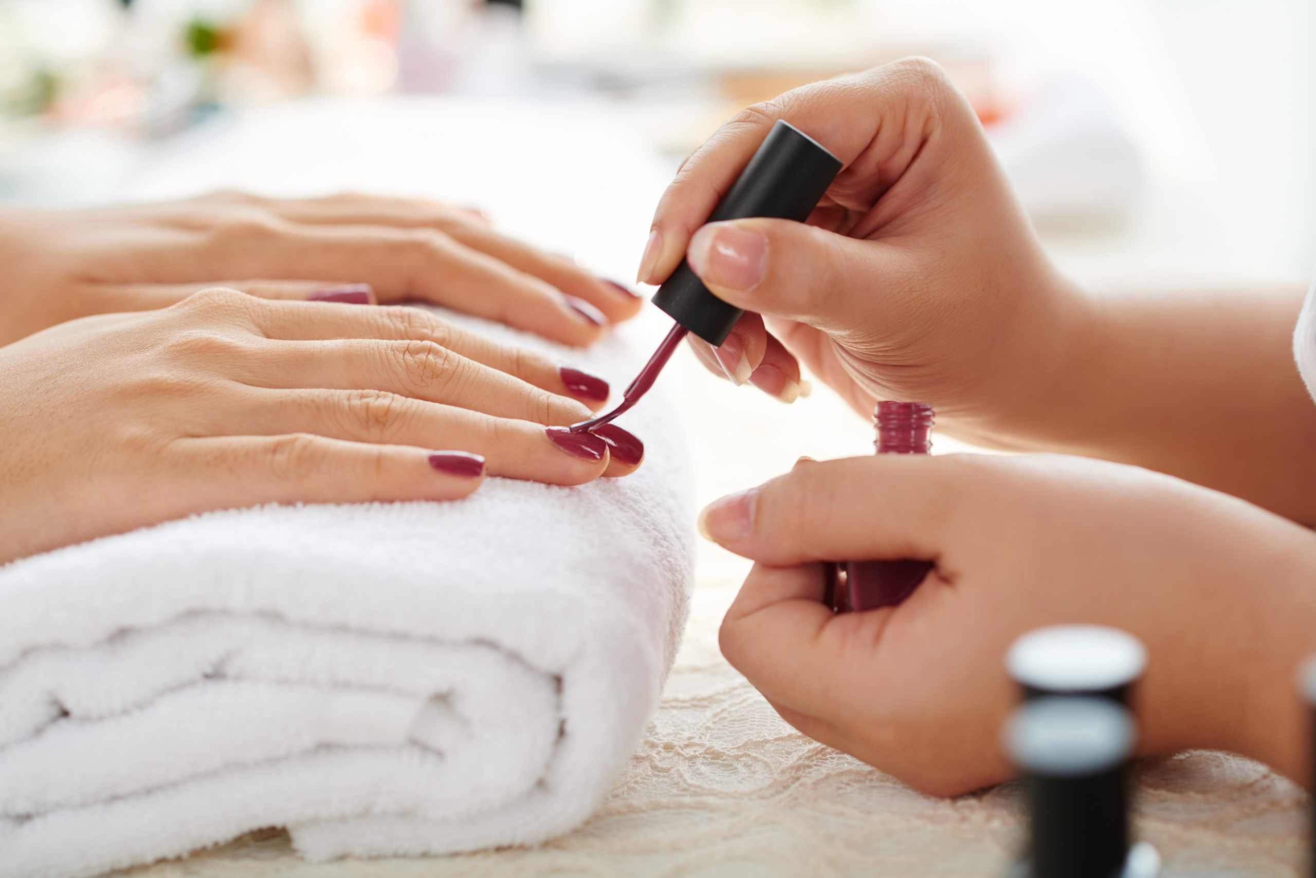 nail varnish application