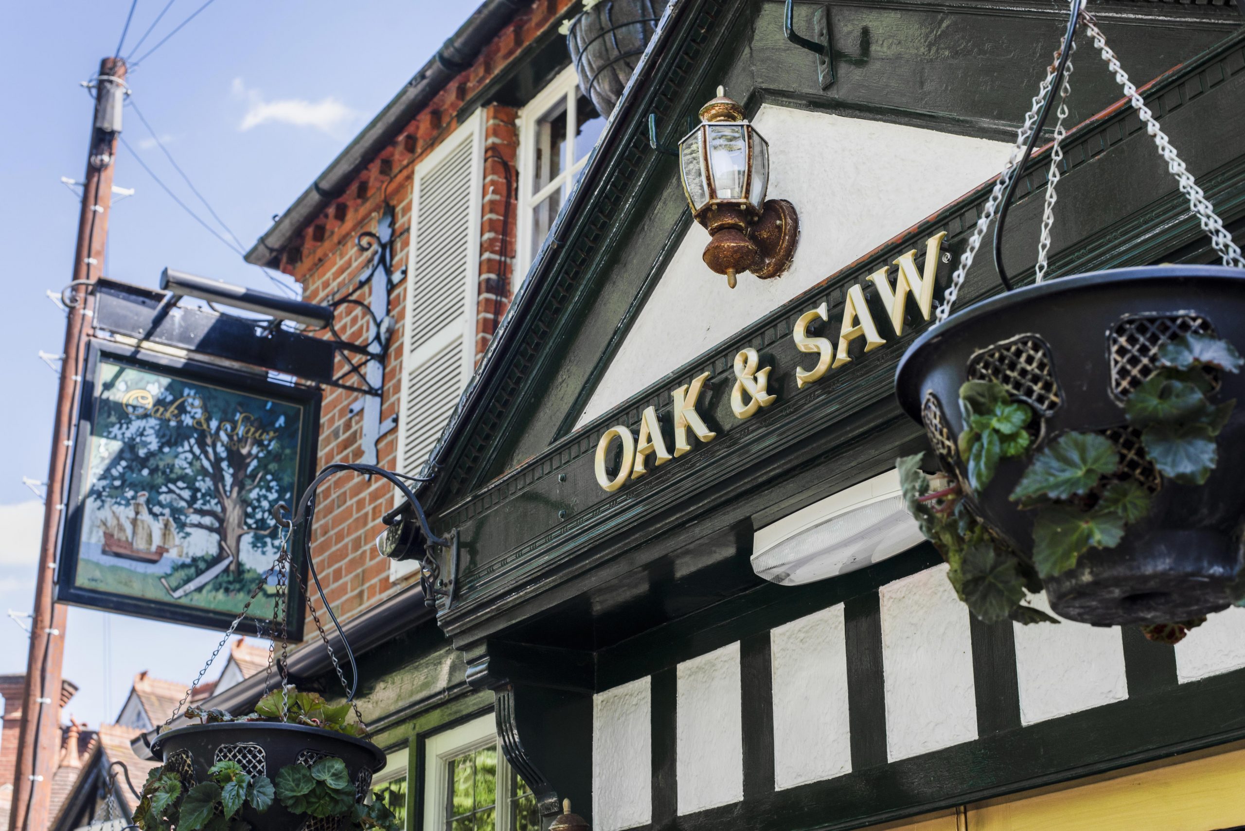 oak and saw pub reading