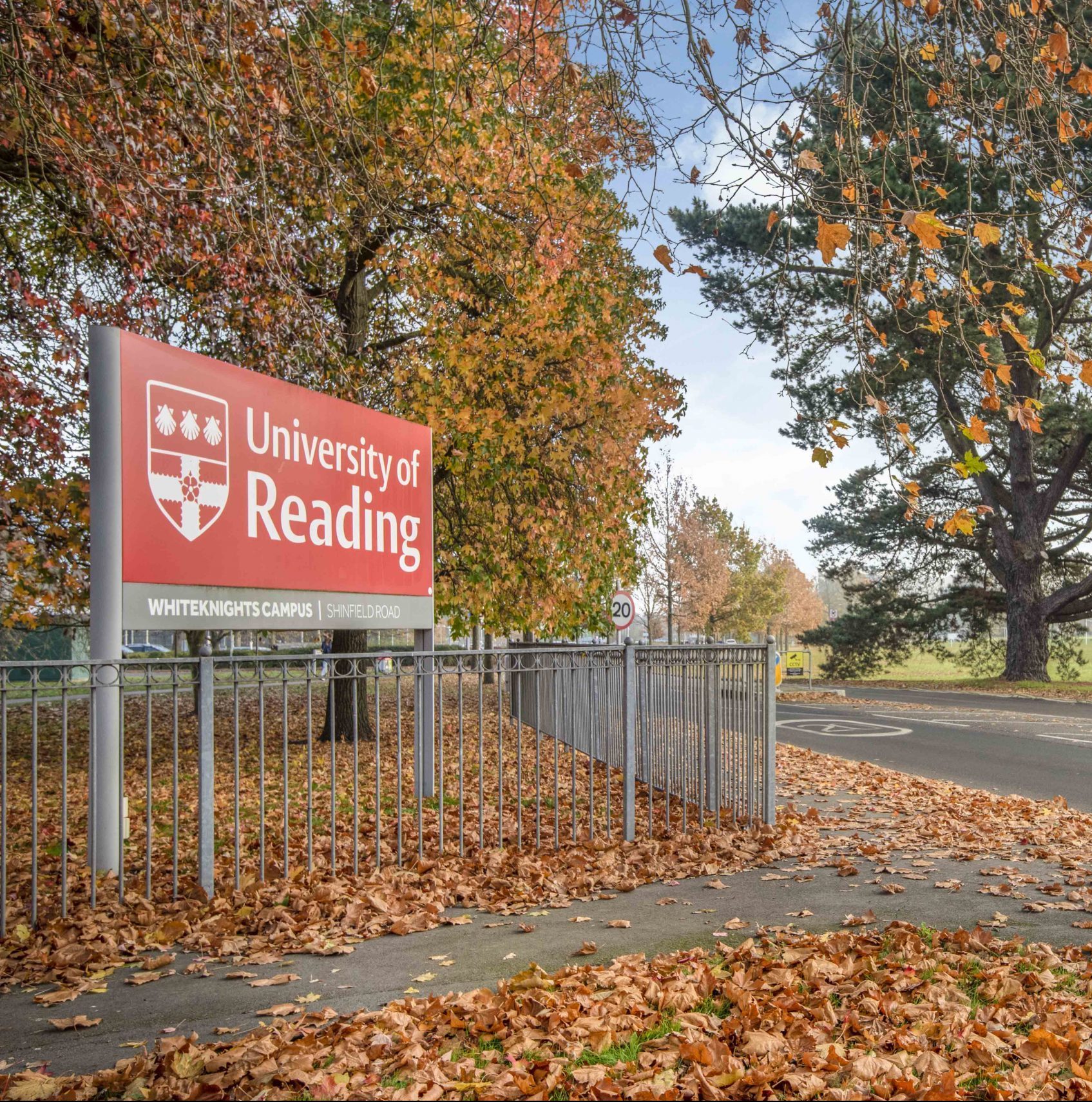 reading uni sign autumn