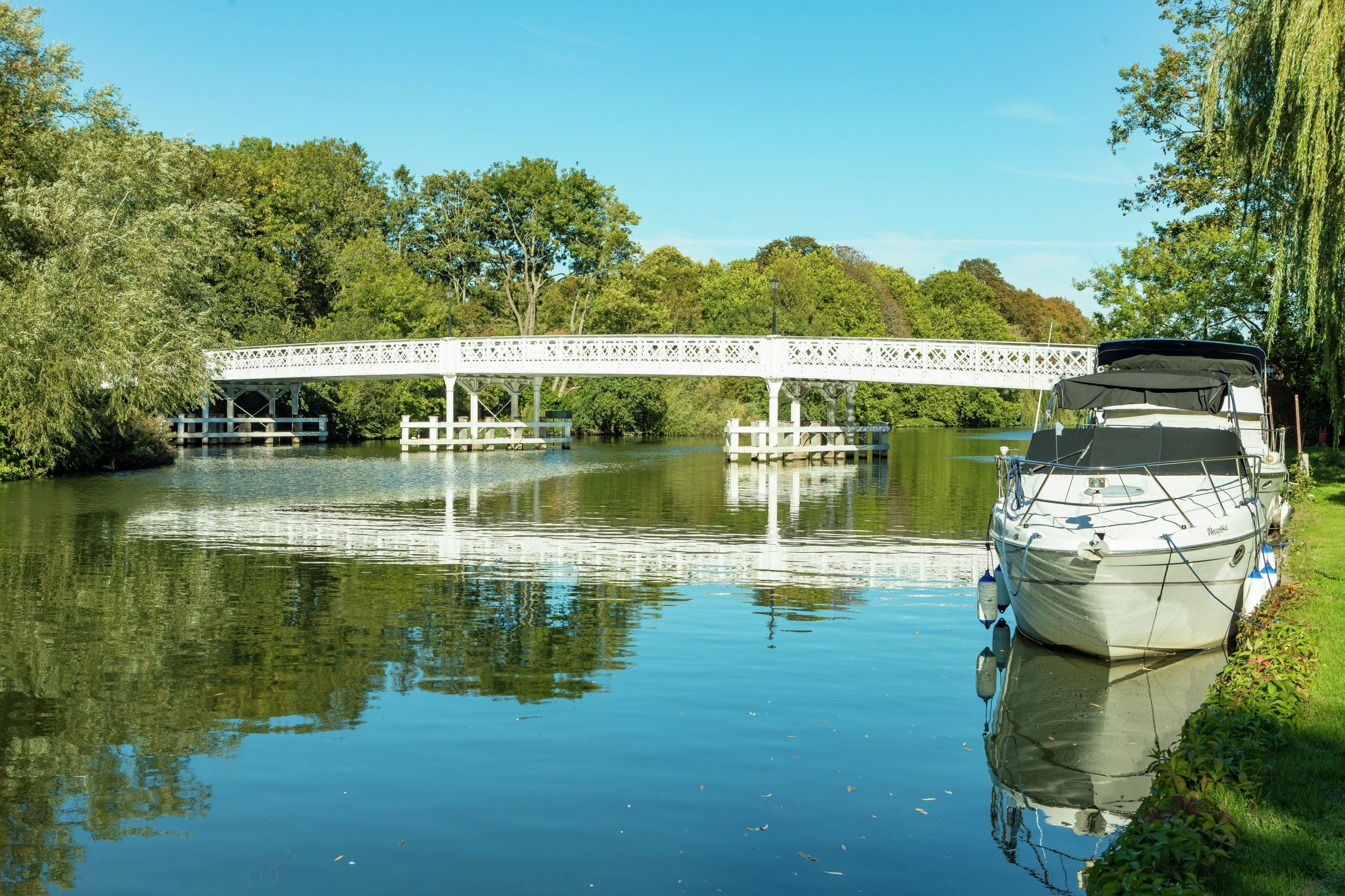 pangbourne river thames bridge
