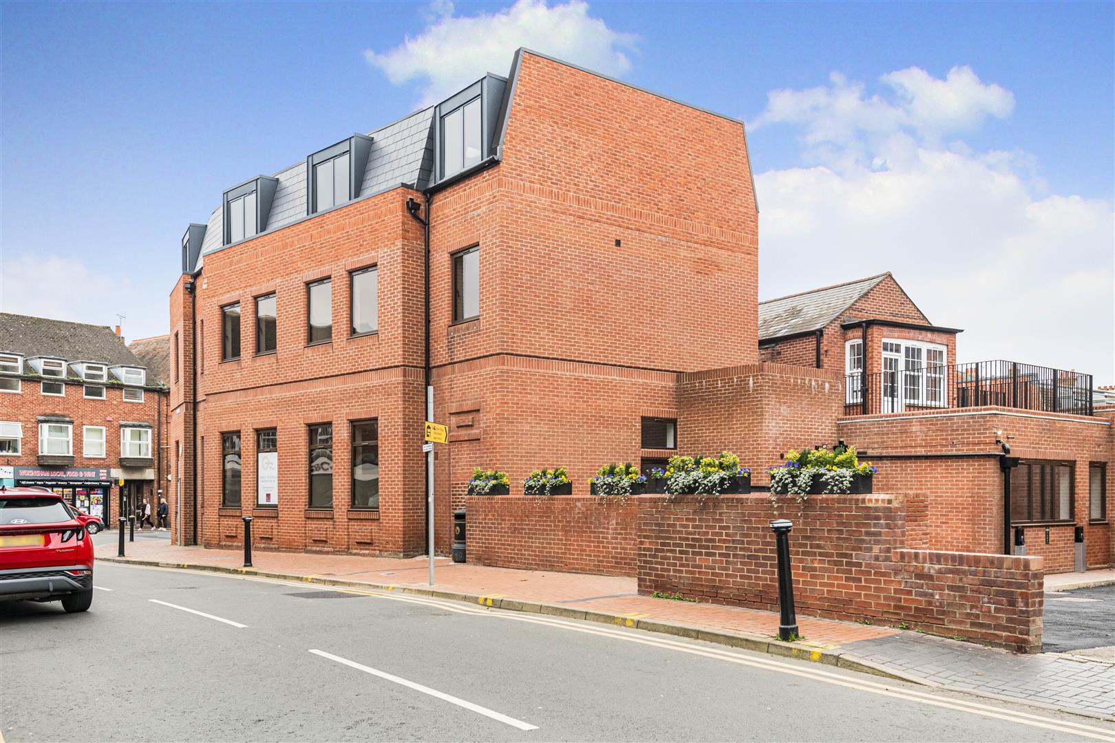 Flat 9 Sterling Place, Broad Street, Wokingham, RG40 1AU